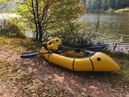 Bianca Gade - Packraft-Kajak-fuer-den-Rucksack