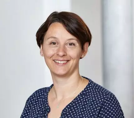 Barbara Stromberg lächelt